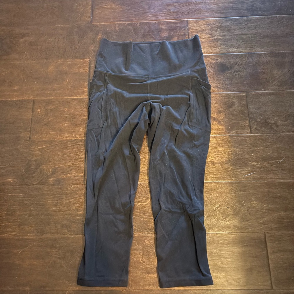 Athleta High-Waisted cropped Black Leggings